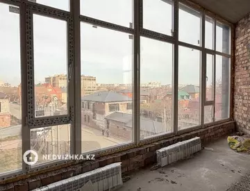 4-комнатная квартира, этаж 2 из 7, 199 м²