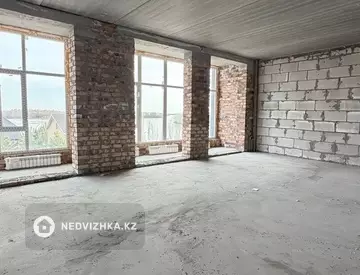 4-комнатная квартира, этаж 2 из 7, 199 м²