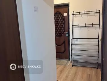 1-комнатная квартира, этаж 4 из 9, 42 м², На длительный срок