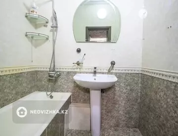 9-комнатная квартира, этаж 9 из 9, 70 м²