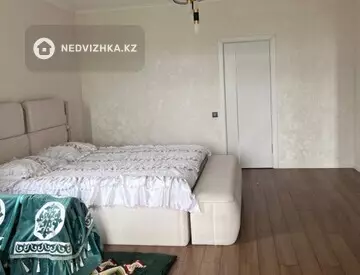 9-комнатный дом, 8 соток, 500 м²