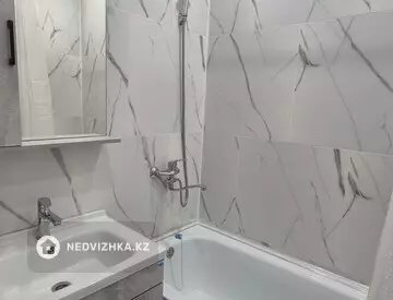 2-комнатная квартира, этаж 9 из 10, 55 м²