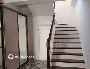 1-комнатный дом, 11 соток, 240 м²