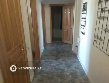 2-комнатная квартира, этаж 5 из 5, 55 м², На длительный срок
