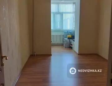 3-комнатная квартира, этаж 4 из 5, 76 м²