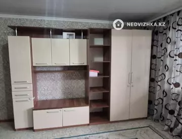 1-комнатная квартира, этаж 10 из 10, 39 м²