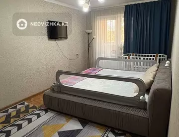 4-комнатная квартира, этаж 4 из 5, 74 м²