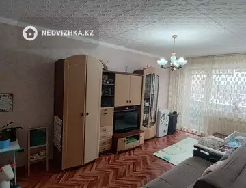 2-комнатная квартира, этаж 3 из 5, 44 м²