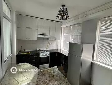3-комнатная квартира, этаж 2 из 5, 75 м², На длительный срок