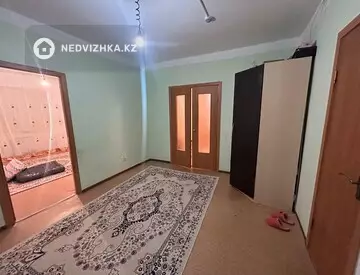 2-комнатная квартира, этаж 1 из 12, 76 м²