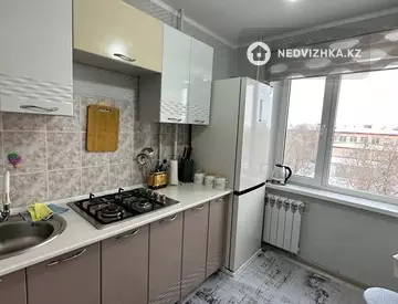 2-комнатная квартира, этаж 4 из 5, 80 м², Посуточно