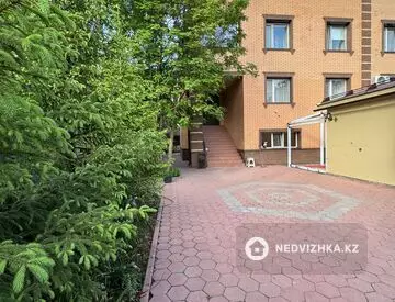 5-комнатный дуплекс, 3.4 соток, 249 м²