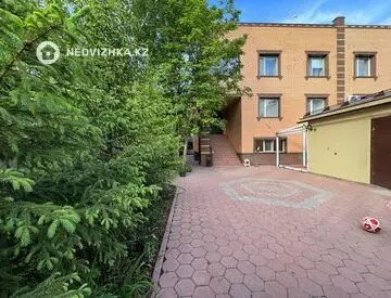 5-комнатный дуплекс, 3.4 соток, 249 м²