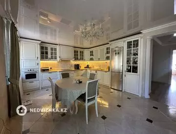5-комнатный дуплекс, 3.4 соток, 249 м²