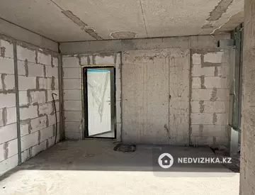 2-комнатная квартира, этаж 2 из 12, 60 м²
