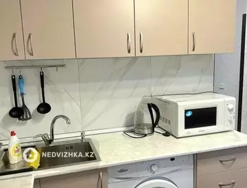 3-комнатная квартира, этаж 1 из 9, 65 м²