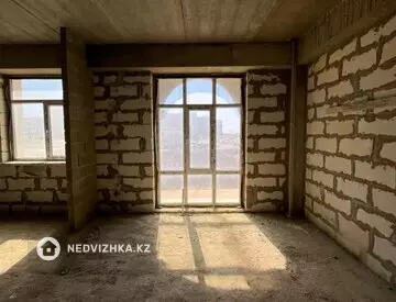 5-комнатная квартира, этаж 3 из 10, 175 м²