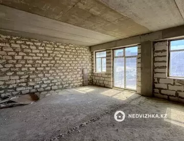 5-комнатная квартира, этаж 3 из 10, 175 м²
