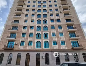5-комнатная квартира, этаж 3 из 10, 175 м²