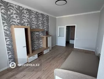 2-комнатная квартира, этаж 10 из 12, 65 м², На длительный срок