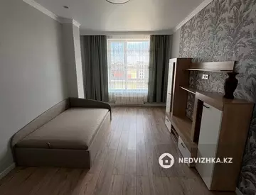 2-комнатная квартира, этаж 10 из 12, 65 м², На длительный срок