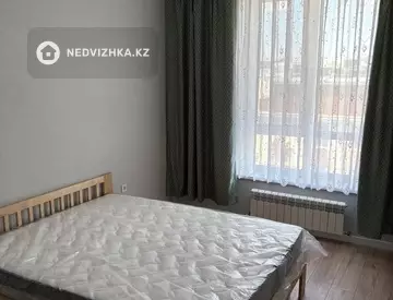 2-комнатная квартира, этаж 10 из 12, 65 м², На длительный срок