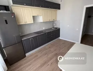 2-комнатная квартира, этаж 10 из 12, 65 м², На длительный срок