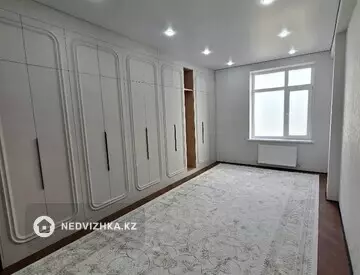 3-комнатная квартира, этаж 7 из 10, 110 м²