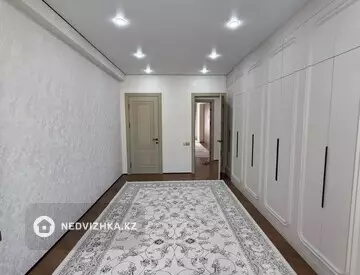 3-комнатная квартира, этаж 7 из 10, 110 м²