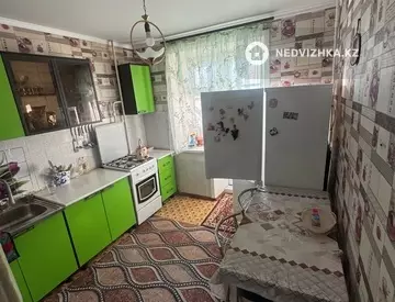 2-комнатная квартира, этаж 3 из 5, 100 м²