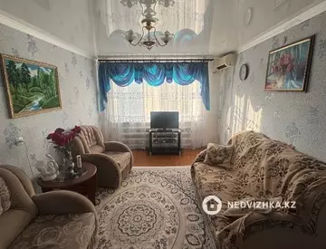 2-комнатная квартира, этаж 3 из 5, 100 м²