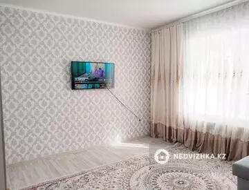 2-комнатная квартира, этаж 1 из 2, 50 м², На длительный срок