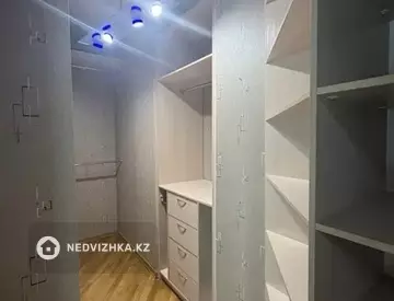 4-комнатная квартира, этаж 2 из 8, 150 м²