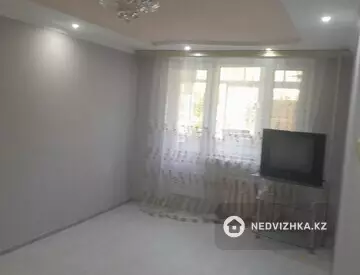 2-комнатная квартира, этаж 2 из 2, 60 м², На длительный срок