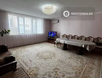 4-комнатная квартира, этаж 4 из 5, 91 м²