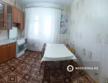 2-комнатная квартира, этаж 4 из 5, 52 м², На длительный срок