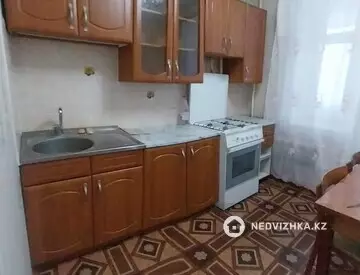 2-комнатная квартира, этаж 4 из 5, 52 м², На длительный срок