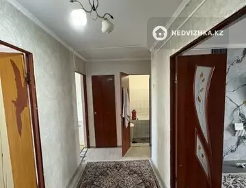 3-комнатная квартира, этаж 4 из 5, 64 м²
