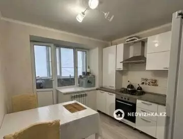 1-комнатная квартира, этаж 3 из 5, 40 м², На длительный срок