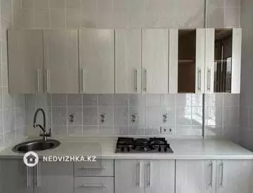 1-комнатная квартира, этаж 8 из 9, 40 м²