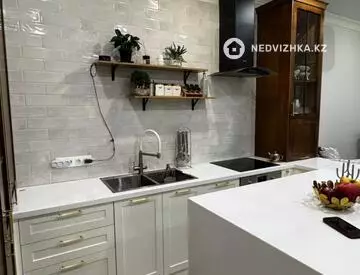 3-комнатная квартира, этаж 2 из 8, 120 м²