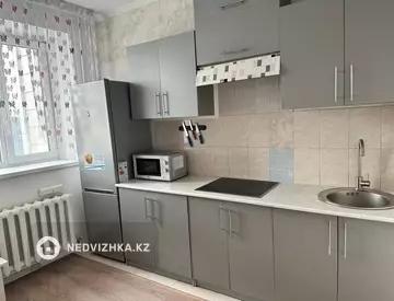 1-комнатная квартира, этаж 8 из 8, 37 м²