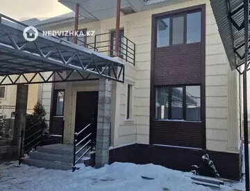7-комнатный дом, 5 соток, 240 м²