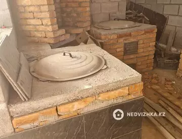 7-комнатный дом, 5 соток, 240 м²