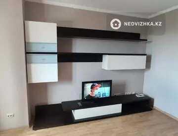 2-комнатная квартира, этаж 3 из 23, 72 м², На длительный срок