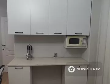2-комнатная квартира, этаж 3 из 23, 72 м², На длительный срок