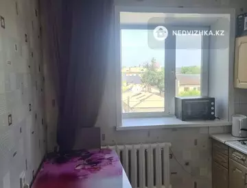 2-комнатная квартира, этаж 4 из 5, 42 м²