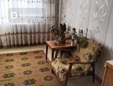 3-комнатная квартира, этаж 4 из 5, 64 м²