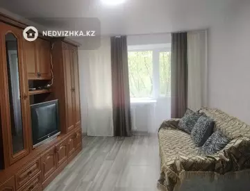 2-комнатная квартира, этаж 4 из 5, 45 м², На длительный срок
