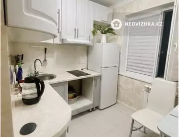 3-комнатная квартира, этаж 4 из 5, 60 м², Посуточно